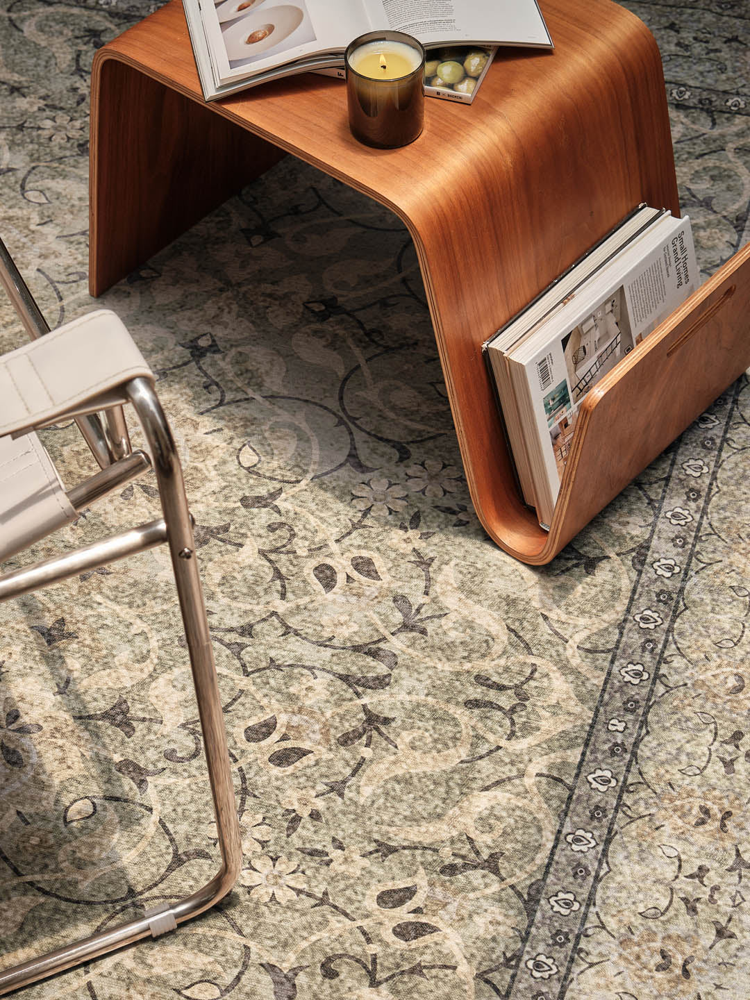 Motif olive chenille rug