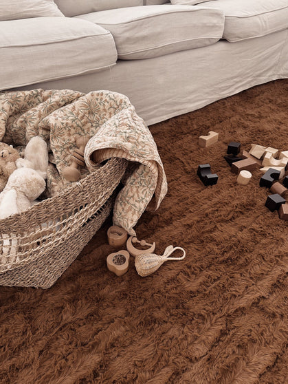Willow dark tan highland round rug